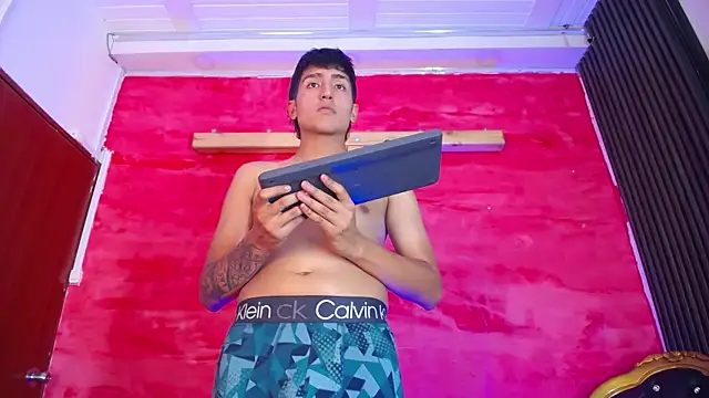 Chat +18 de Zoe_Ferrer7 ao vivo