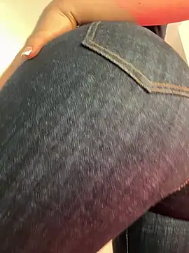 XXX chat uživo modela ChloeeCoxx