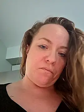 Show modela julimonroe na web-kameri