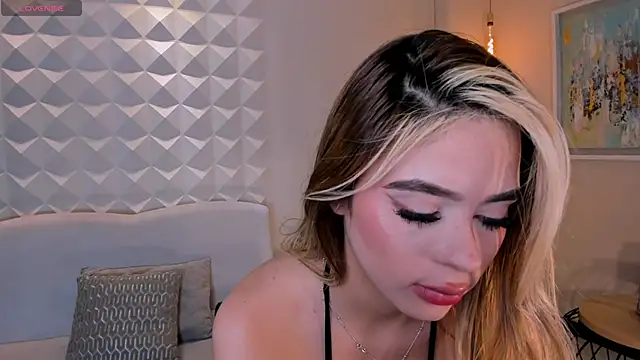 Chat +18 de JuanitaClay ao vivo