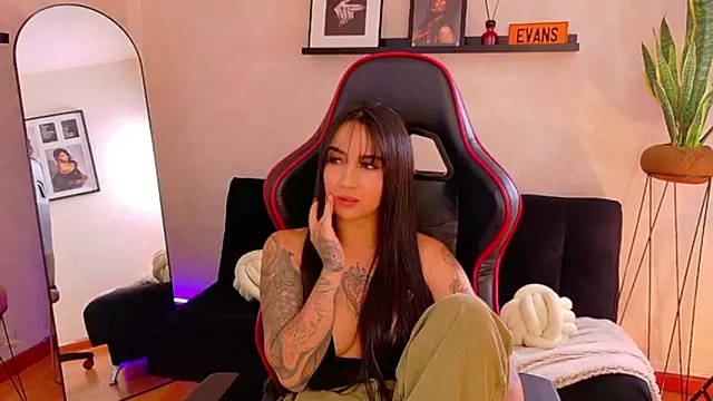 EmmyEvans1 Live XXX Chat