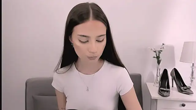 EmilyDarlingのライブXXXチャット