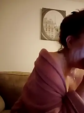 Hottie-Mom Webcamshow