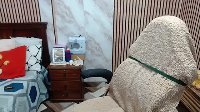 Sonialorens_ লাইভ XXX চ্যাট