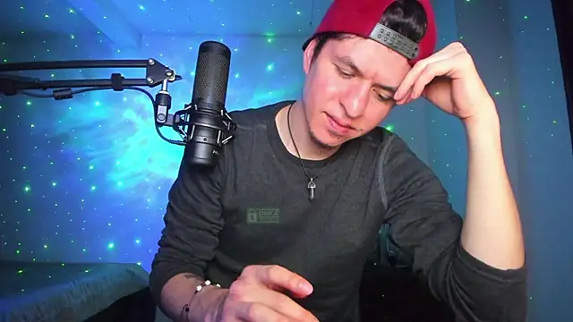 Headhunterdz: διαδικτυακό σόου στην κάμερα