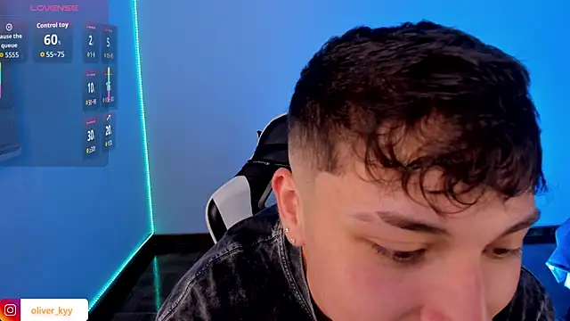 oliver_kyy Show Webcam