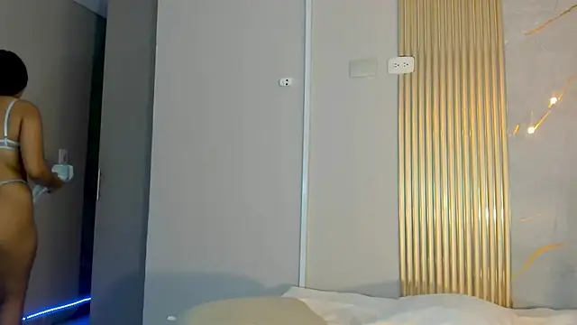 AlanaBlair_のライブXXXチャット