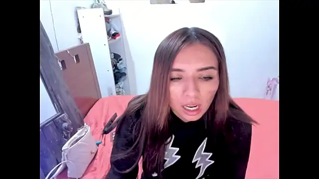 Czat XXX na żywo – megan_doll2123