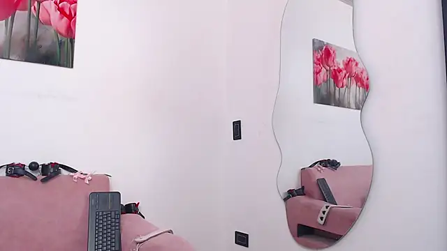 pinky_f00x live XXX chat