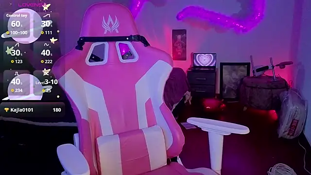 larah_uwu: απευθείας συνομιλία ΧΧΧ