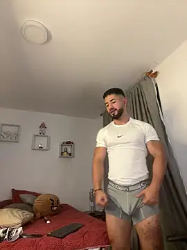 Ezzio_Scolaro 在線直播表演