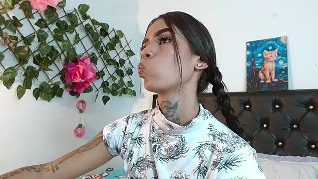 Ameliejoness_ Adlı Modelin Canlı XXX Sohbeti