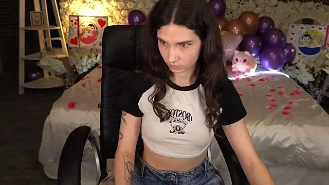 Czat XXX na żywo – BabyFlowerr