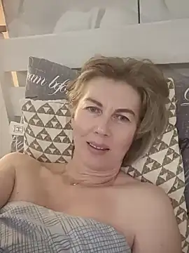 stellahere8 Adlı Modelin Canlı XXX Sohbeti