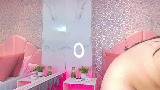 BellaConti1のライブXXXチャット