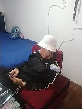 Tattoboy19cm Show in webcam