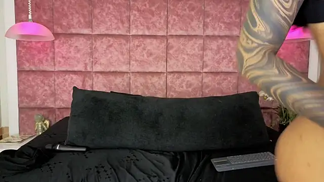 Taly_Fox Chat XXX in diretta