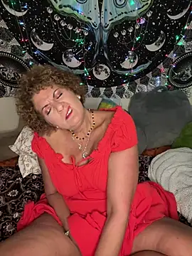 SuzyCatzz Live XXX-Chat