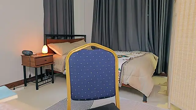 دردشة PocketElsa الجنسية المباشرة