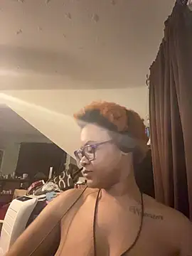 Chat +18 de nickytheehawtie ao vivo