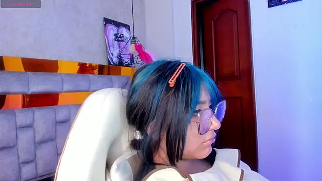 sophiievv: онлайн-секс-чат