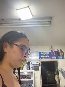 Živý XXX chat Ivonneadams