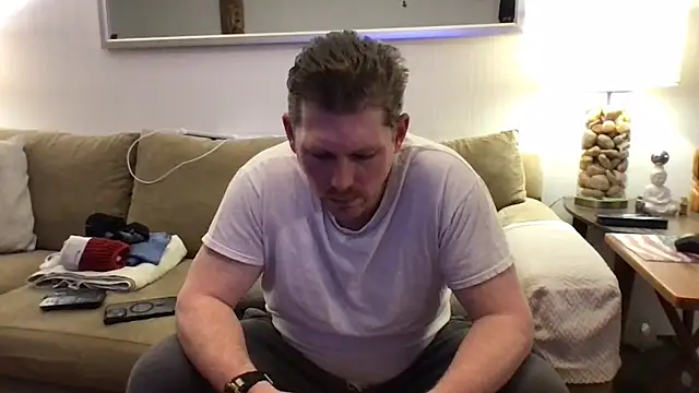 God_Of_ThundeRR Adlı Modelin Canlı XXX Sohbeti