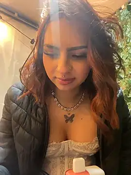 Hilary_pinkk's Live XXX Chat