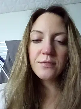 KattyLuuu Show in webcam