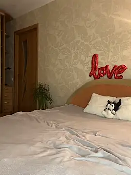 Yourmiss_x: онлайн-секс-чат