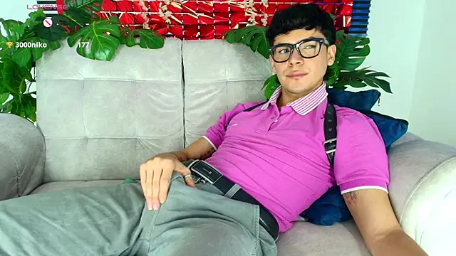 CamiiGuzmanX Adlı Modelin Canlı XXX Sohbeti