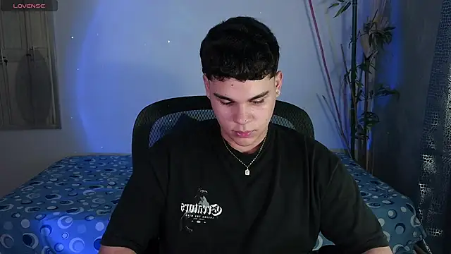 eithan_jonnes Adlı Modelin Canlı XXX Sohbeti