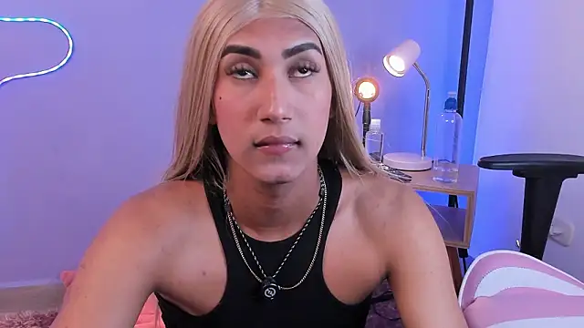 luisanova Chat XXX live