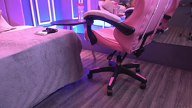 mekari_fox's Live XXX Chat