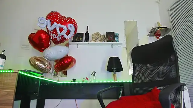 Chat +18 de xKhatherinxx ao vivo