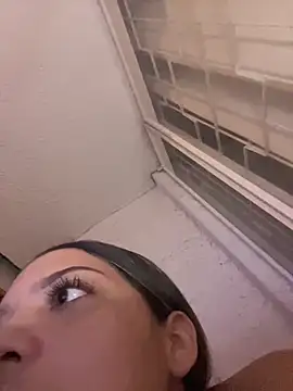 AdaPink_ webcam show