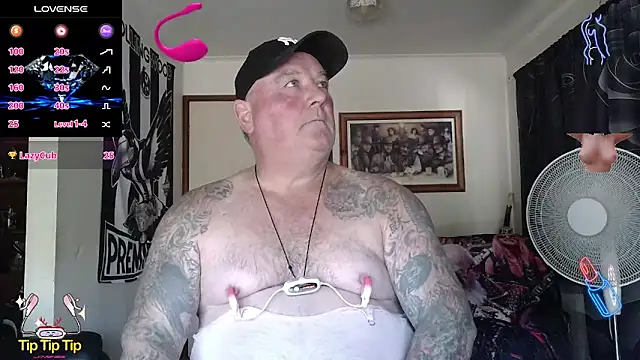 KINKYBLUEYES69 Adlı Modelin Canlı XXX Sohbeti