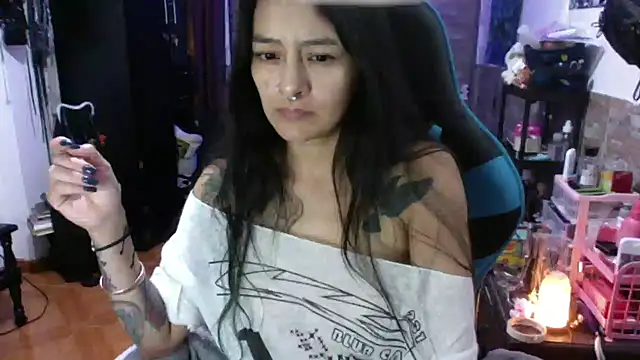 แชท XXX สดของ AngelaQueen_