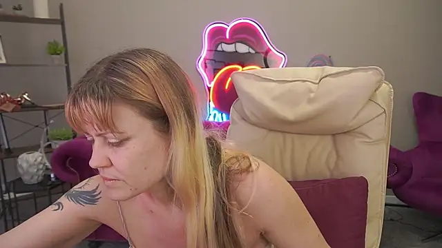 BellaLaPetit 现场XXX聊天