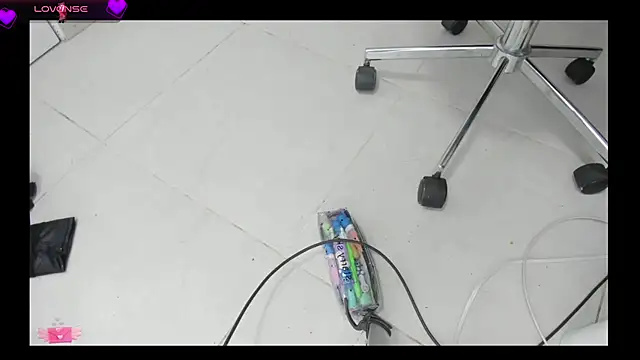 Chat +18 de Jessica_Beltrann ao vivo