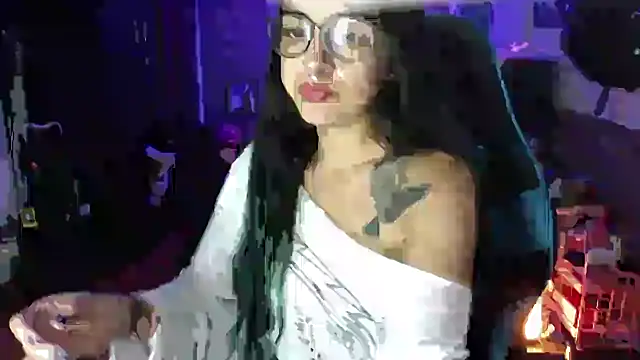 Chatroom XXX en direct de AngelaQueen_