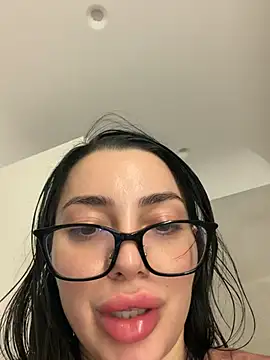 MyaSplash Adlı Modelin Web Kamerası Şovu