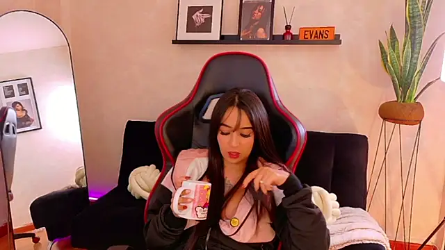 EmmyEvans1 élő XXX-chatje