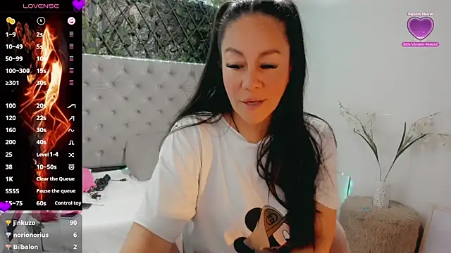 j_lovee Chat XXX in diretta