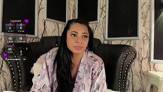 adelinemoretti: онлайн-секс-чат