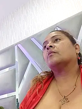 Chat +18 de MonzerratBoyer ao vivo