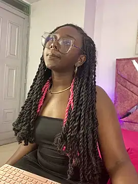 ZahhyFrequency Chat XXX live