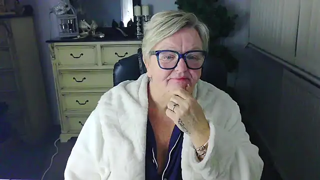 Chat +18 de BridgetBlueEyes ao vivo