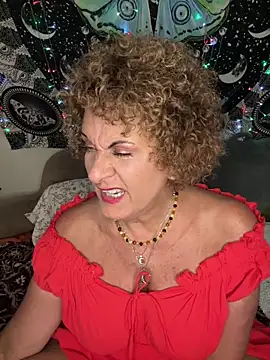 SuzyCatzz Chat XXX in diretta