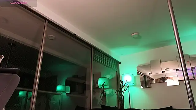 mandi4pole_'s Live XXX Chat